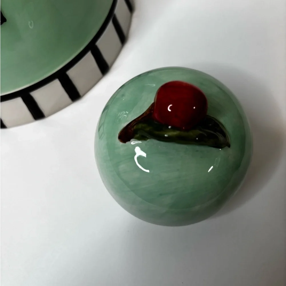 SHIRLEY TEAPOT BY BROWNLOW
